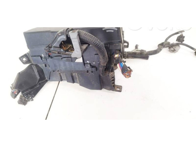 Pojistková skříňka 8211105N90, 8211105N90 Toyota Avensis T270 2012