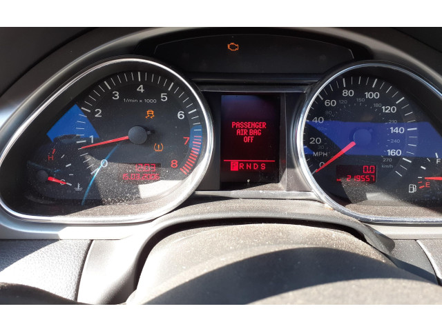 Přístrojová deska  Audi Q7 4L 2007   