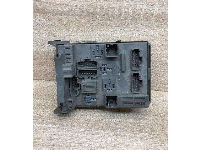   Pojistková skříňka 8200371614   Renault Espace IV 2002