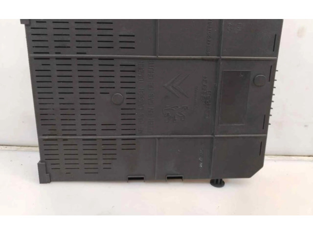 Блок предохранителей 281197595   Peugeot Expert    