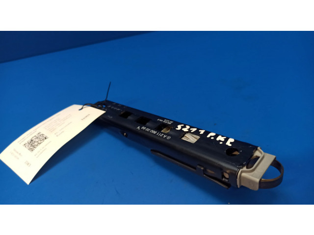 Регулировочная планка ремня безопасности