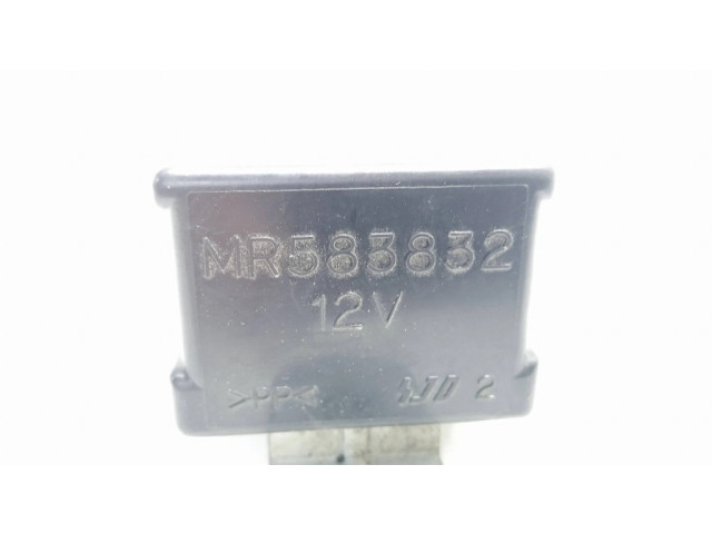 Блок управления MR583832, 5400232   Mitsubishi Pajero