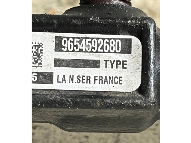 Топливная рампа 9654592680   Volvo V50  