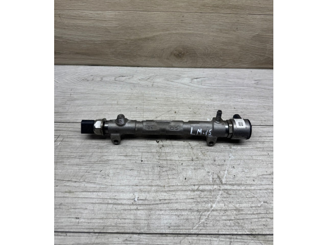 Топливная рампа 28523501, 04L130764B Skoda Octavia Mk3 (5E)