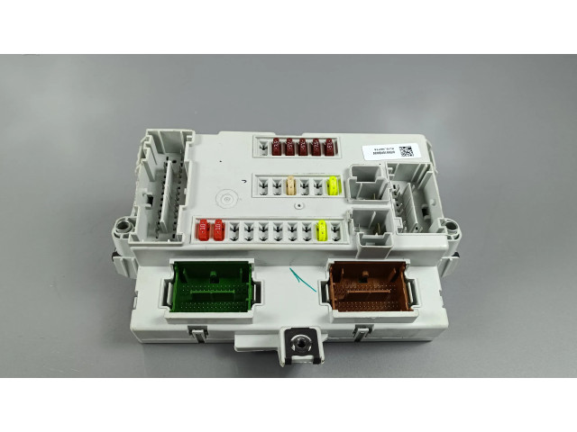   Pojistková skříňka 68412070AB   Jeep Cherokee 2019