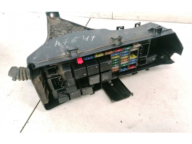 Блок предохранителей     Volvo V70    