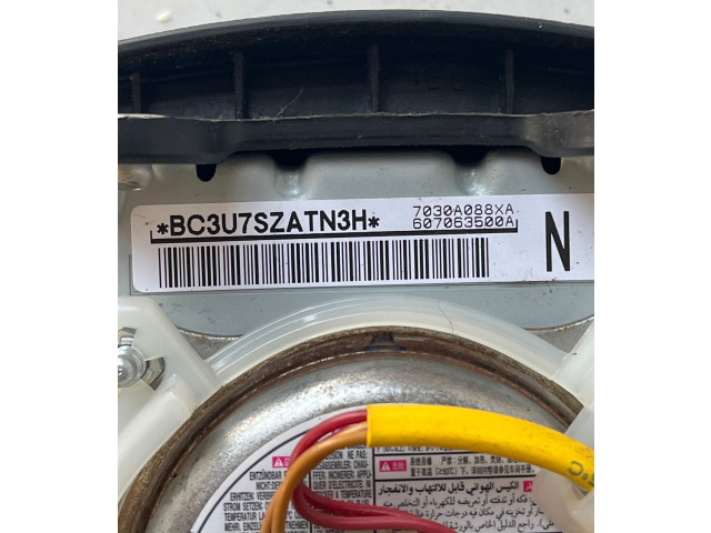 Подушка безопасности водителя 7030A088XA, BC3U7SZATN3H Mitsubishi Outlander