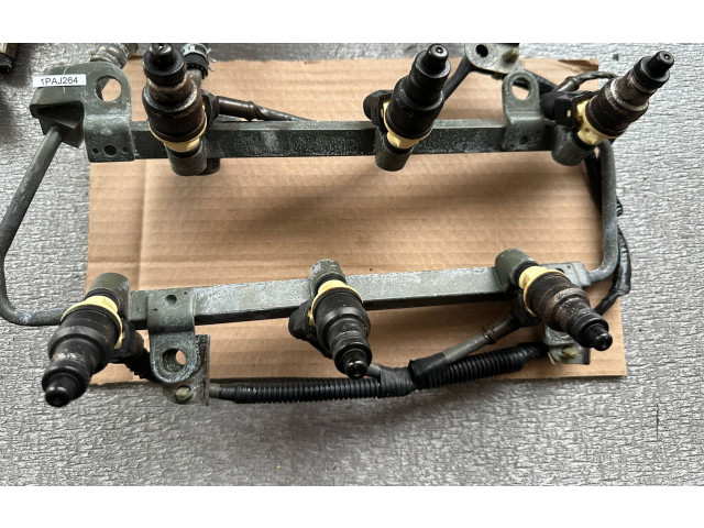 Vstřikovač MD135259, MD111421 Mitsubishi Pajero