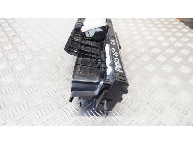 Přístrojová deska Toyota Prius (XW30) 2011 8380047120, 8380047120