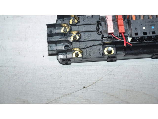   Pojistková skříňka 2115452611   Mercedes-Benz R W251 2008