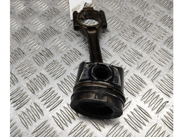  Поршень DCXA 04L107065D  Skoda Superb B8 (3V)  