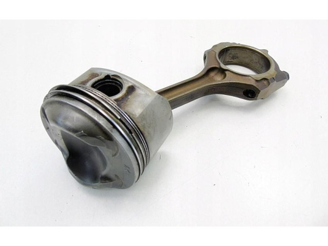 Píst 82L76 Renault Megane II