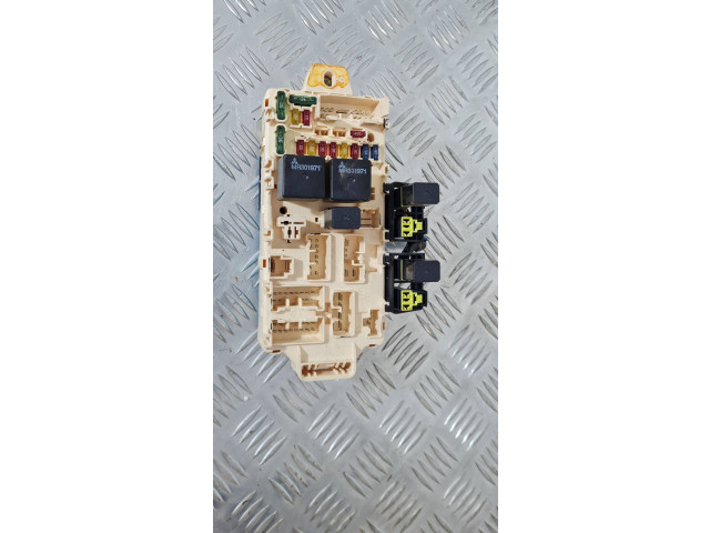 Pojistková skříňka MR445951B Mitsubishi Pajero 2004