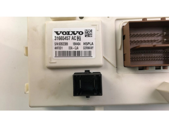 Блок предохранителей 31665457AC Volvo XC40