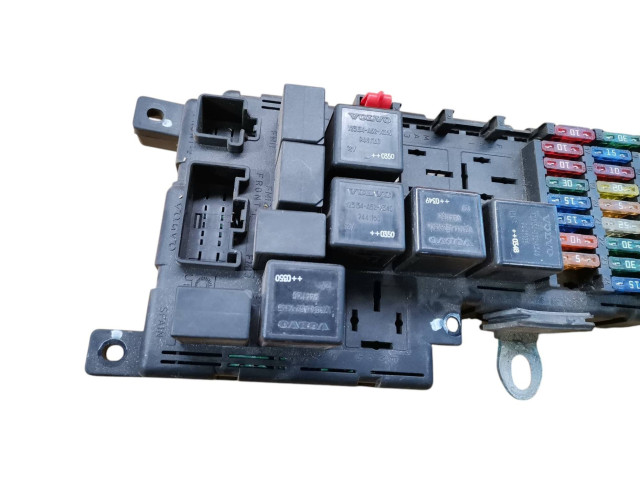 Блок предохранителей 8678449, 518827019 Volvo S80