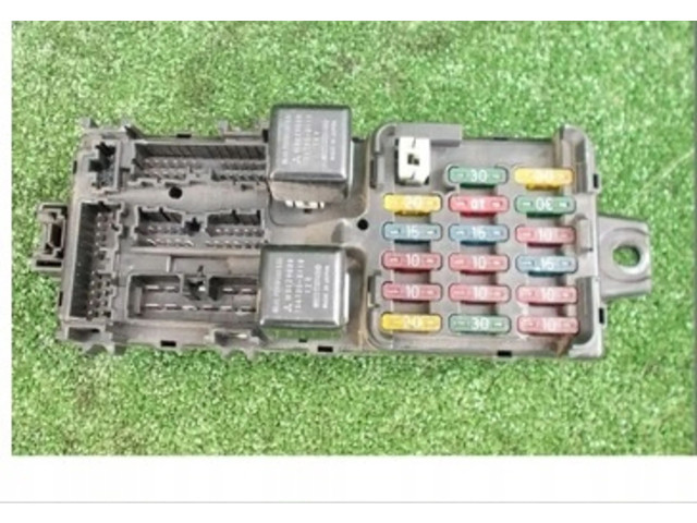 Блок предохранителей MB904740 Mitsubishi Galant