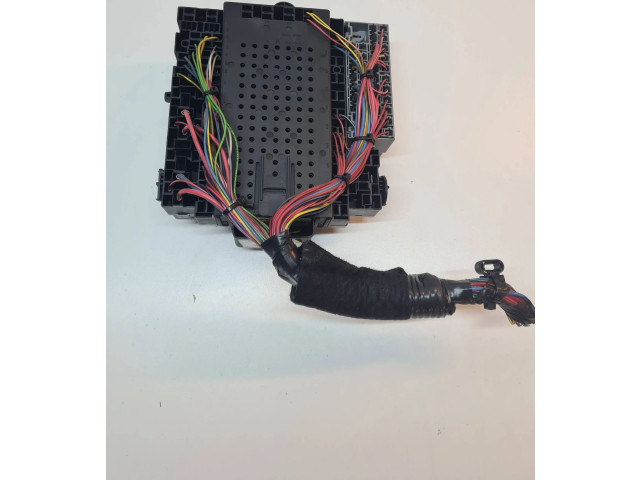 Блок предохранителей 8688153, 8645729 Volvo S80