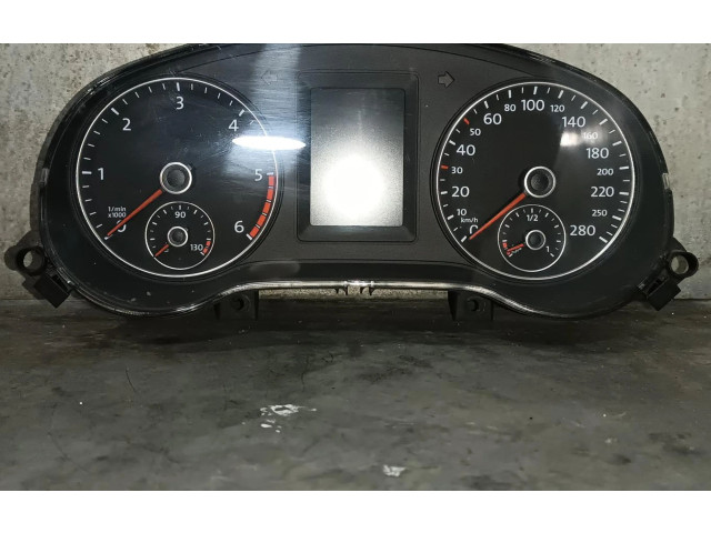 Панель приборов 5C6920870A   Volkswagen Jetta V       