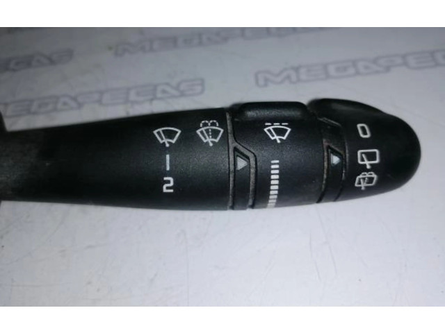 Включатель скорости стеклоочистителей Renault Clio II 1998 - 2001 года 37002A