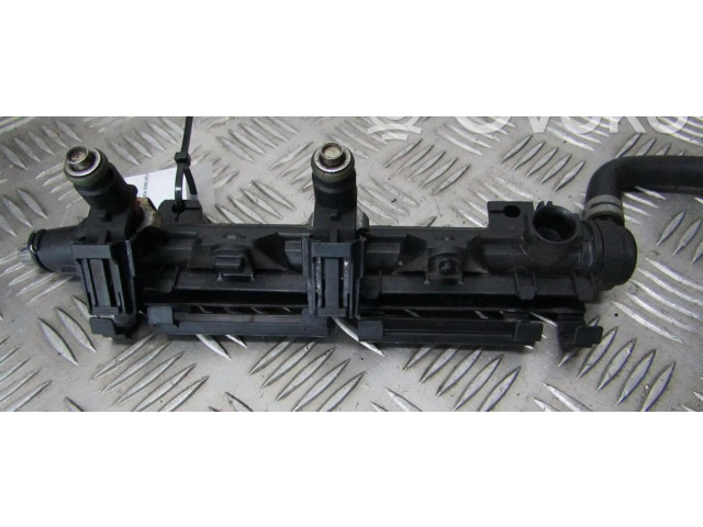 Топливная рампа 03e971824, 03e906031a Skoda Fabia Mk1 (6Y) 1.2