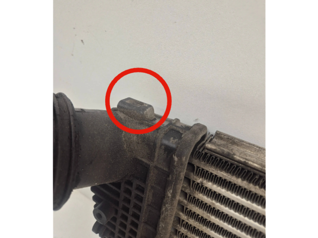 Радиатор интеркулера 1K0145803E Skoda Octavia Mk2 (1Z)