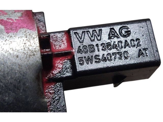 Топливная рампа 03L130089B, 03L906051   Audi A3 S3 A3 Sportback 8P   для двигателя CAYC