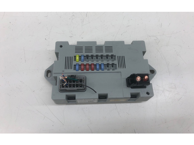 Pojistková skříňka SW71739084 Jaguar F-Pace 2021