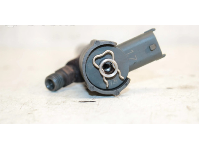 Vstřikovač 33800-2A800, 0445110411 Hyundai i40 pro naftový motor 1.7 Dyzelis