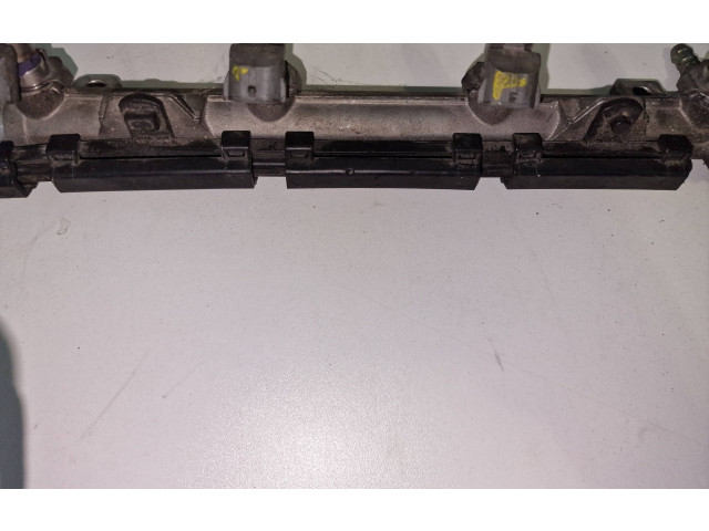 Топливная рампа 036133319   Audi A3 S3 8P   для двигателя BLS