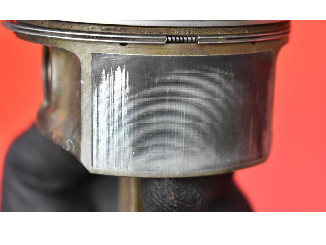  Поршень  82L64, 82L64  Audi A6 S6 C5 4B  