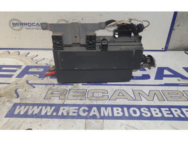 Блок предохранителей GX7314C445AB Jaguar XK - XKR