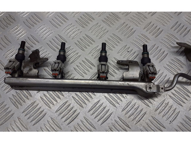 Топливная рампа    Nissan Tiida C11  