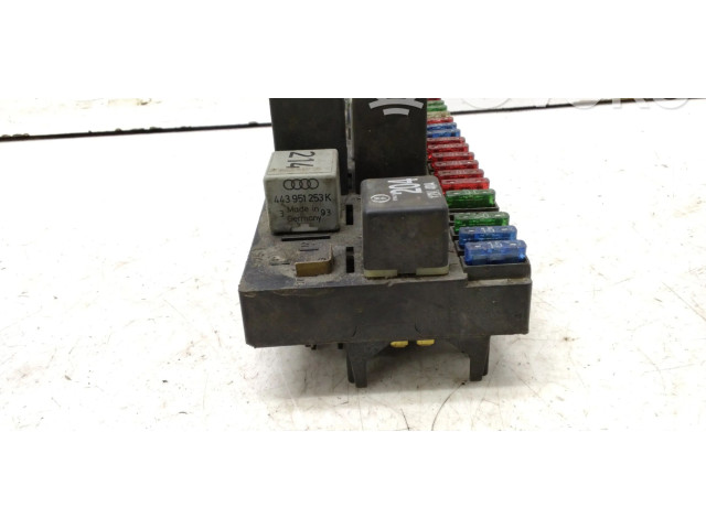 Блок предохранителей 443941822B Audi 80 90 S2 B4