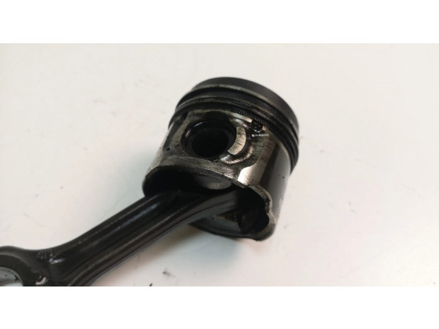 Píst Ford Focus pro naftový motor 1.6