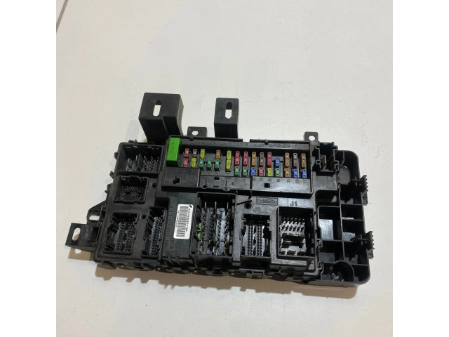 Pojistková skříňka FR3T15604BJ Ford Mustang VI 2015