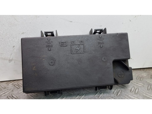 Pojistková skříňka Крышка ящика предохранителей R62337001 Dodge Journey 2009