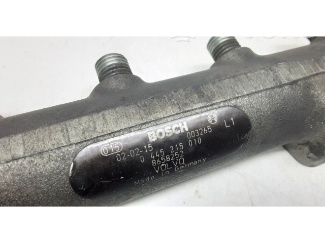 Топливная рампа 0281002527, 8658252   Volvo V70  