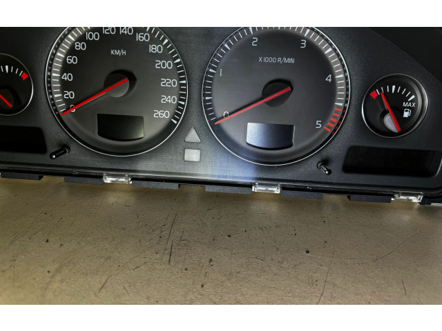 Панель приборов 30682277, 8602885   Volvo V70       