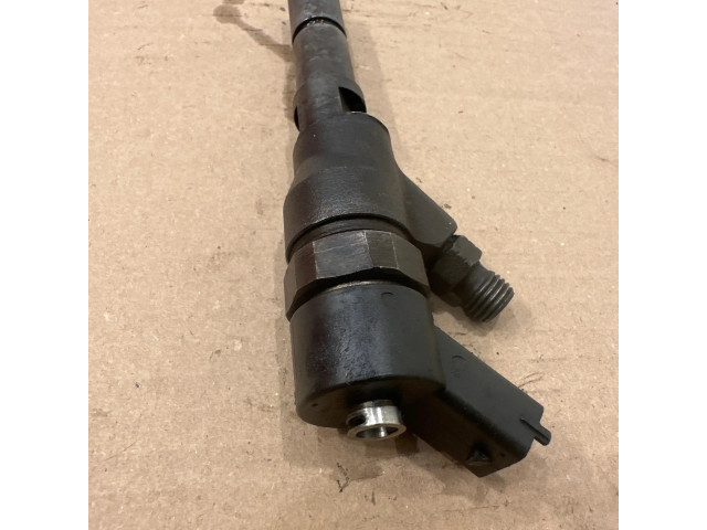 Vstřikovač 0445110008   Peugeot 406  pro naftový motor 2.0  