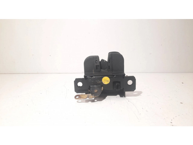 Замок задней крышки