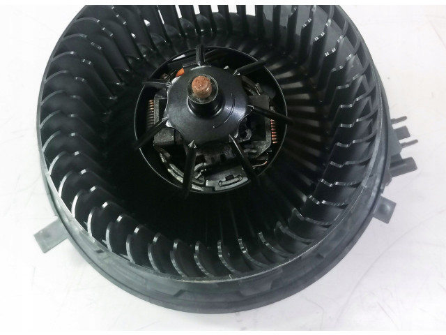 Вентилятор печки 5Q1819021G Skoda Octavia Mk3 (5E)