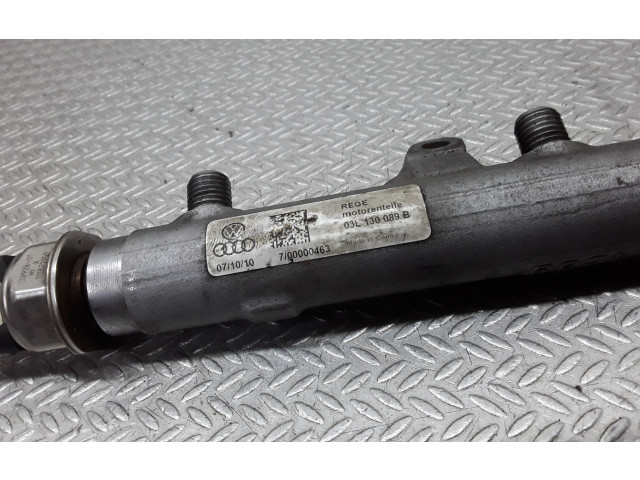 Топливная рампа 03L130089B   Audi A1  