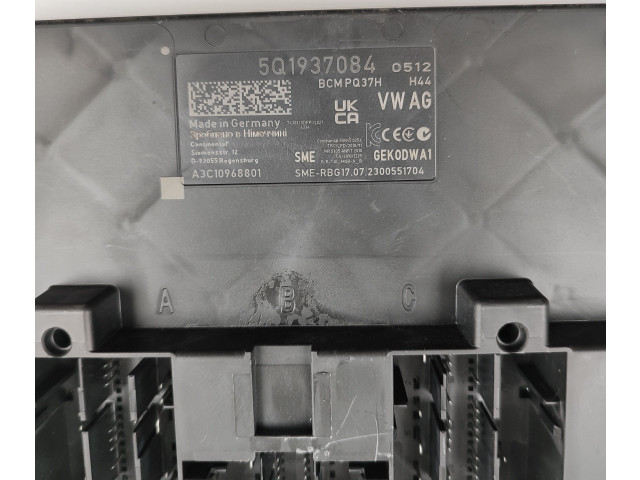 Блок комфорта A3C10968801, 5Q1937084   Skoda Karoq   