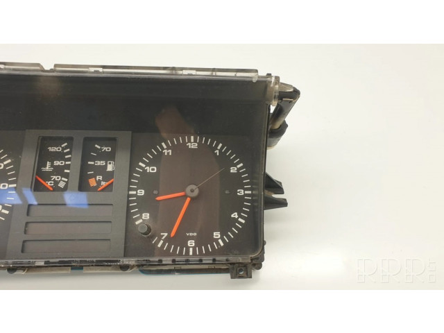 Панель приборов 81117434, 88471066 Audi 80 90 B2