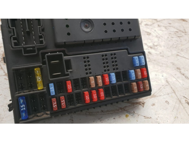 Блок предохранителей 31314468, 28231898   Volvo XC90    