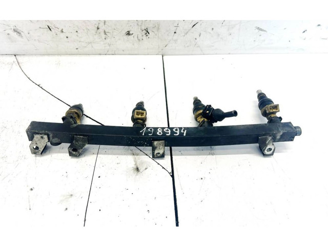 Топливная рампа Saab 900