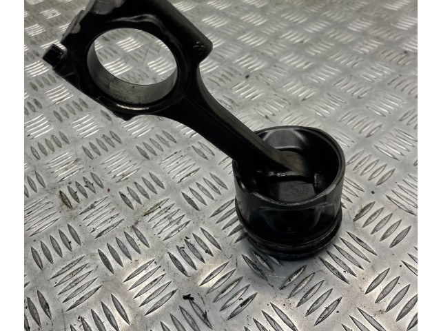  Поршень с шатуном  81L79, 81L79  Volvo V70  