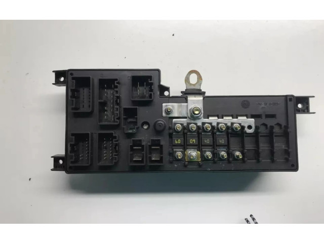 Блок предохранителей 30728008, 518828108 Volvo S80