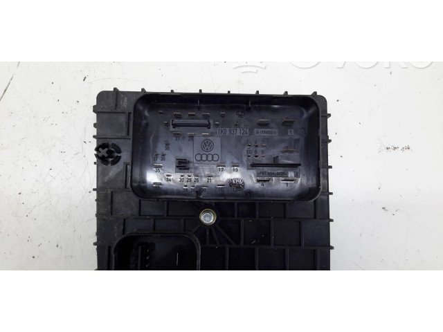 Блок предохранителей 1K0937124H Skoda Octavia Mk2 (1Z)