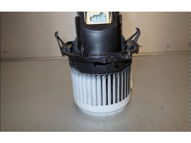 Вентилятор печки 272101005R Renault Captur